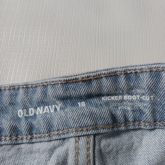 Old Navy Plus Size Light Wash Extra High Rise Kicker Boot-Cut Jeans Women's 18 - Picture 3 of 12